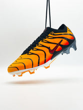 Load image into Gallery viewer, Nike Mercurial Vapor 15 TN Vini JR SE
