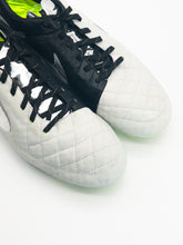 Load image into Gallery viewer, Nike Tiempo XX Special Edition Pearl Pack
