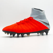 Load image into Gallery viewer, Hypervenom Phantom 3 SG Anti Clog Raised On Concrete Pack
