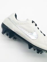 Load image into Gallery viewer, Nike Tiempo XX Special Edition Pearl Pack
