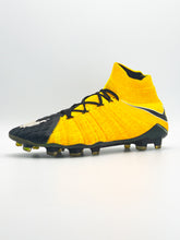 Load image into Gallery viewer, Hypervenom Phantom DF 3 Lock In Let Loose - Used 8.5/10
