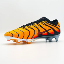 Load image into Gallery viewer, Nike Mercurial Vapor 15 TN Vini JR SE
